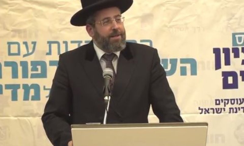 הרב לאו. "מקליטים את הדיינים"