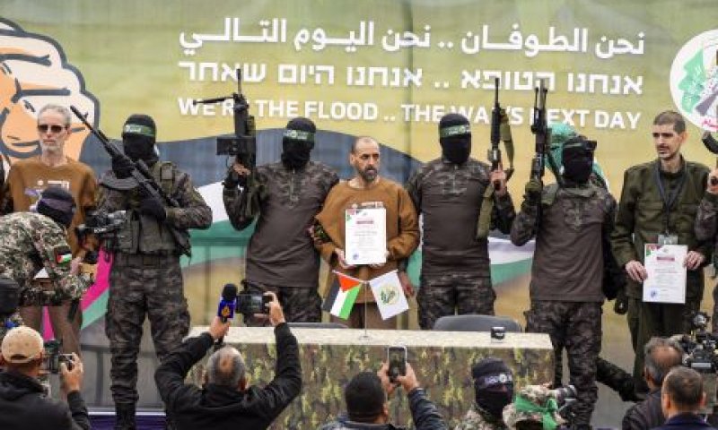 השתתף בטקס הציני של שחרור החטופים [צילום: עבדל כרים חאנה/AP]