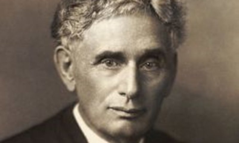 ברנדייס. בדיוק לפני 100 שנה