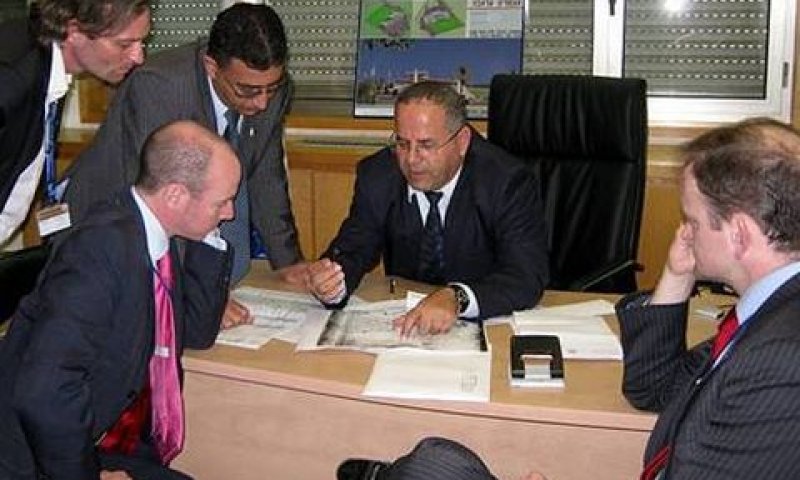 לומדים. איוב קרא, דוגלאס קארסוול ודניאל חנן [צילום: יח"צ]