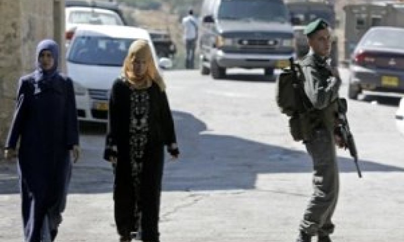 רחבת בית המחבל מצור באהר, שביצע את פיגוע הדחפור בירושלים [צילום: AP]