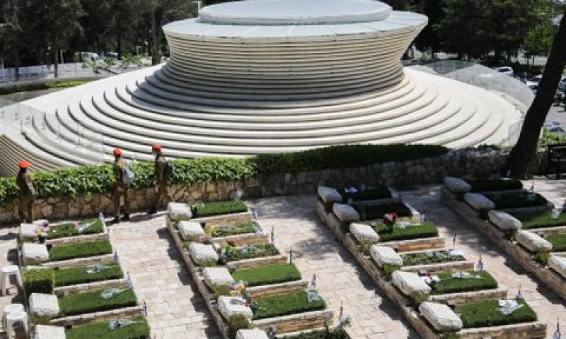 הר הרצל. יוקם היכל נוסף [צילום: אוליביה פיטוסי/פלאש 90]
