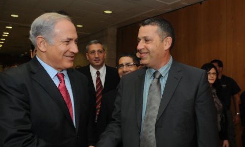 עו"ד יורם הכהן וראש הממשלה בנימין נתניהו [צילום: רמי חכם]