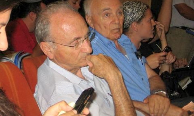 טיומקין (ימין). מה עמדת העירייה? [צילום: עידן יוסף]