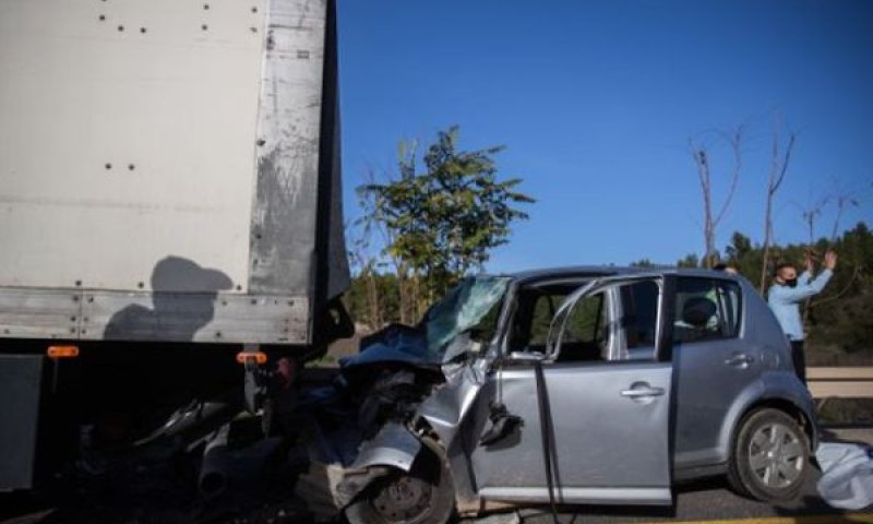 "הצדק זועק נגד יישום ההנחיה" [צילום: יונתן זינדל, פלאש 90]