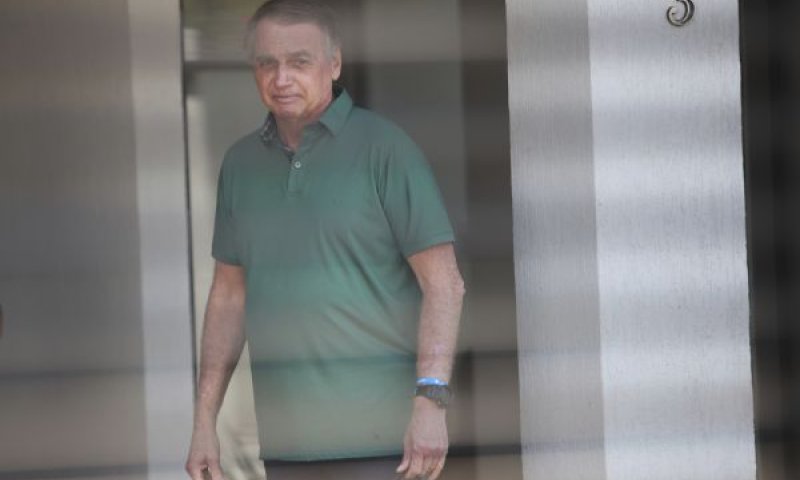 בולסונרו. מצב רפואי רעוע [צילום: לואיס נובה/AP]