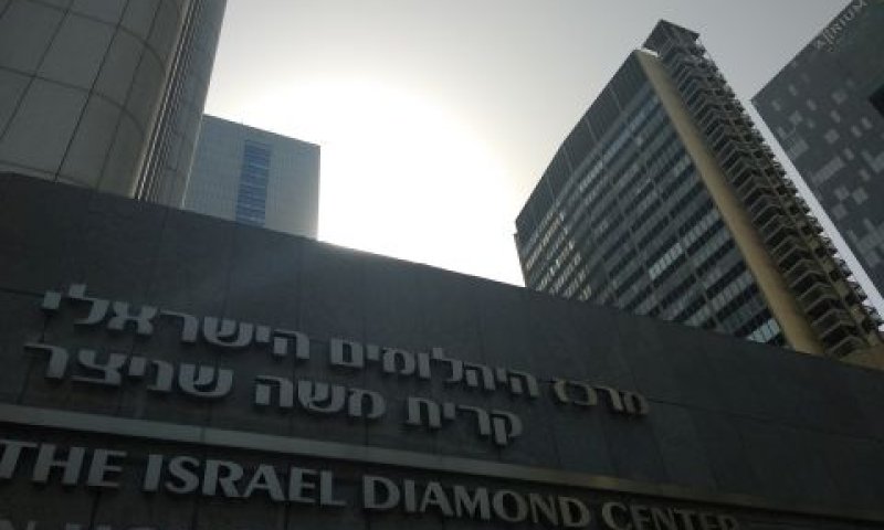 נהנה מאמון עמיתיו בבורסה