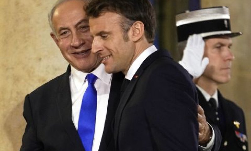 מקרון ונתניהו בפגישתם [צילום: מישל אוילר/AP]