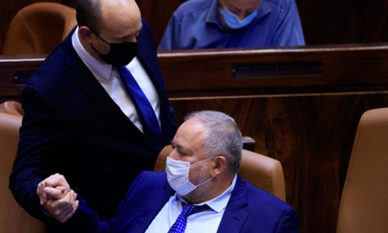 בנט וליברמן. נלחמים ביוקר המחייה [צילום: אוליביה פיטוסי/פלאש 90]