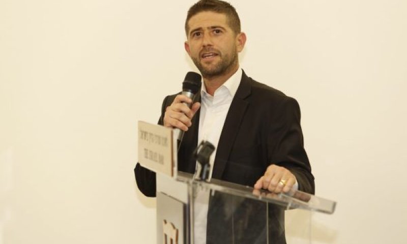 צ'צ'קס. טוען למחטף [צילום: באדיבות המצולם]