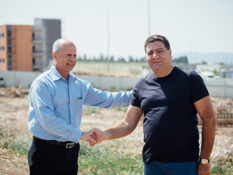 ענאן שמשום ואבי אלקבץ [צילום: בוריס קוזנץ]