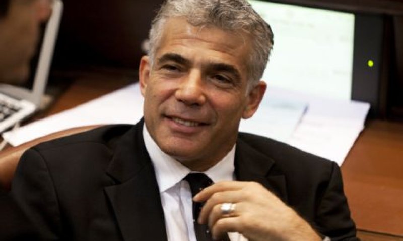 לפיד. גפני מתבדח [צילום: פלאש 90]