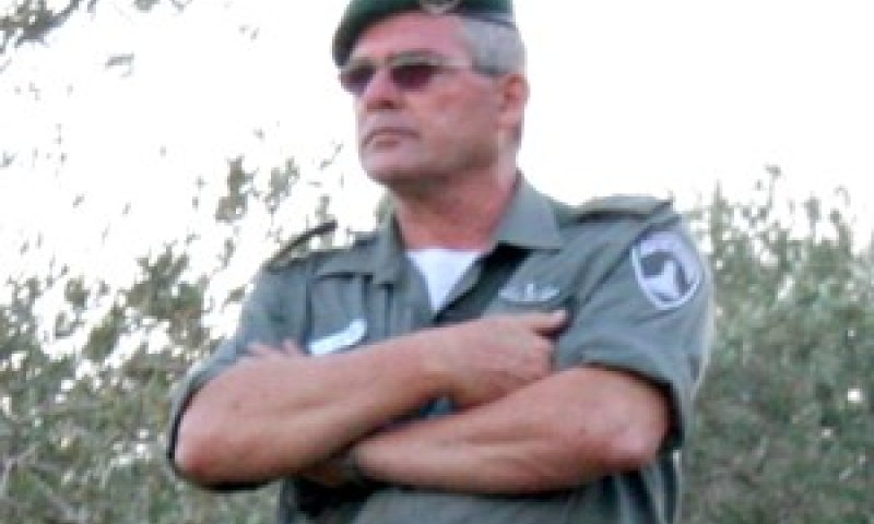 תנ"צ אבן פז. צפה באלימות ועצר את הצלם [צילום: זכויות האדם ביש"ע]