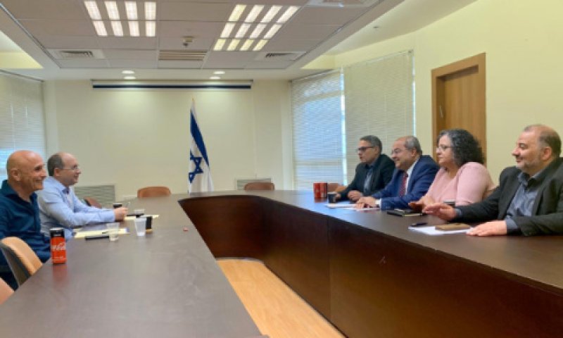 פגישת המשותפת עם כחול לבן