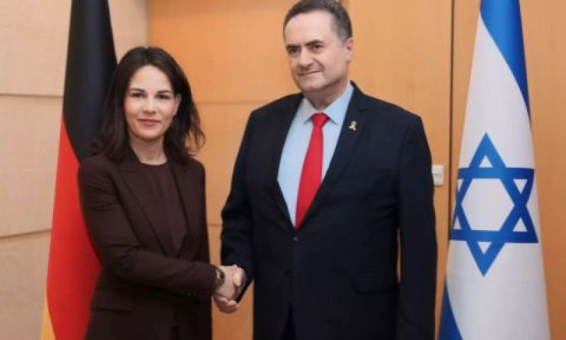 שר החוץ ישראל כץ עם שרת החוץ של גרמניה אנאלנה ברבוק [צילום: סיון שחור, לע"מ]