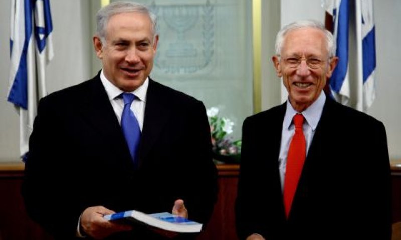 קדנציה נוספת. פישר עם רה"מ נתניהו [צילום: ששון תירם]