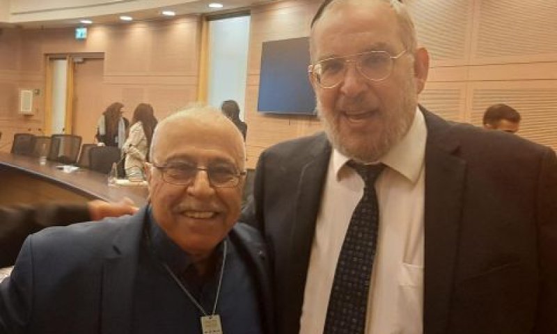 ח"כ שר עם ראש מועצת דלית אל כרמל [צילום: דוברות הכנסת]
