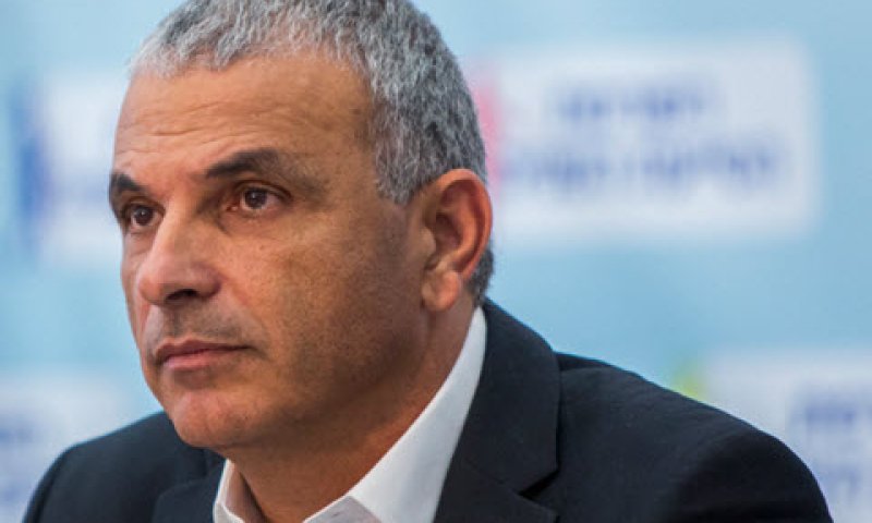 כחלון. התעלם [צילום: יונתן סינדל/פלאש 90]