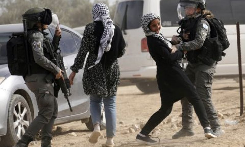 חלק מן המתפרעים נעצרו [צילום: מוחמד עילין/AP]