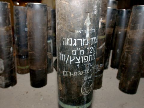 פצצות מרגמה 120 מ"מ תוצרת התעשיות הצבאיות הישראליות.