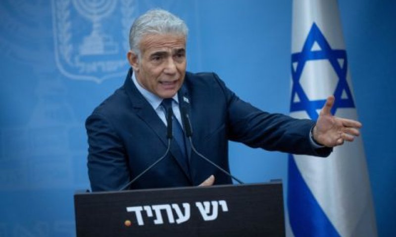 לפיד. "נהפוך להיות השרים של נתניהו" [צילום: יונתן זינדל/פלאש 90]