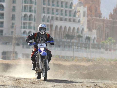 רעם מנועים השכם בבוקר [צילום: ערן שלמה, נדב גבאי]