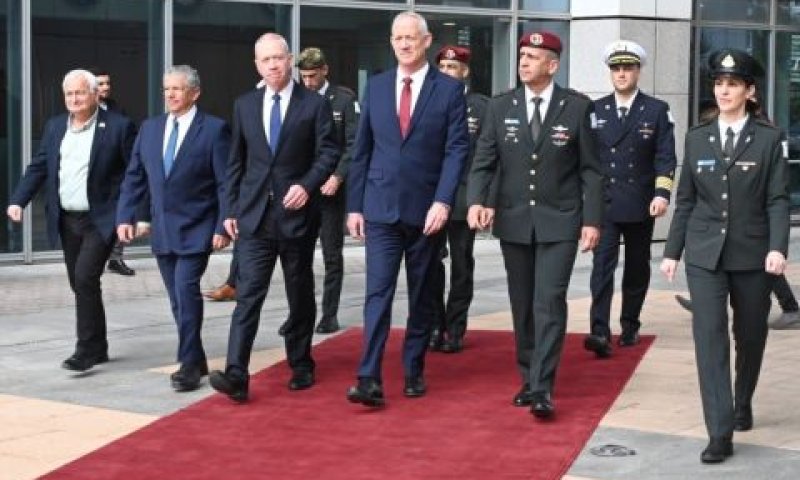 אביב כוכבי, בני גנץ, יואב גלנט, אמיר אשל, אלון שוסטר [צילום: אריאל חרמוני]