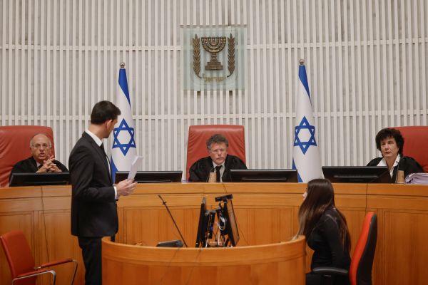 הדיון בהדחתו של בר [צילום: יונתן זינדל, פלאש 90]
