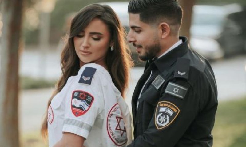 גם ברגע המיוחד ביותר [צילום: דני דיימונדס צלמים]