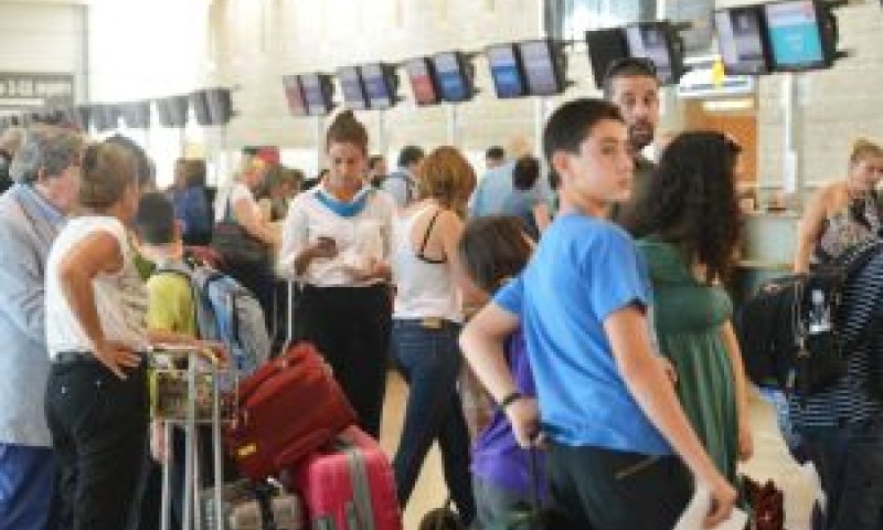 עלייה בכניסות מבקרי היום דרך נתב"ג [צילום: פלאש 90]