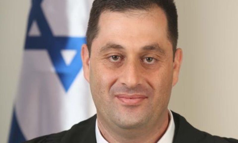 חיר. דחה את רוב התביעה