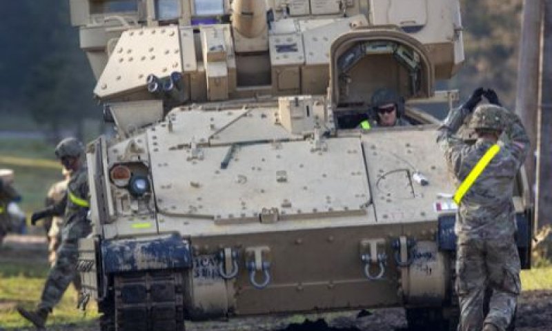 רכב הלחימה ברדלי M2A3 [צילום: מינדאוגאס קולביס/AP]