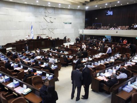 דרושה מסה קריטית של ראיות [צילום: פלאש 90]