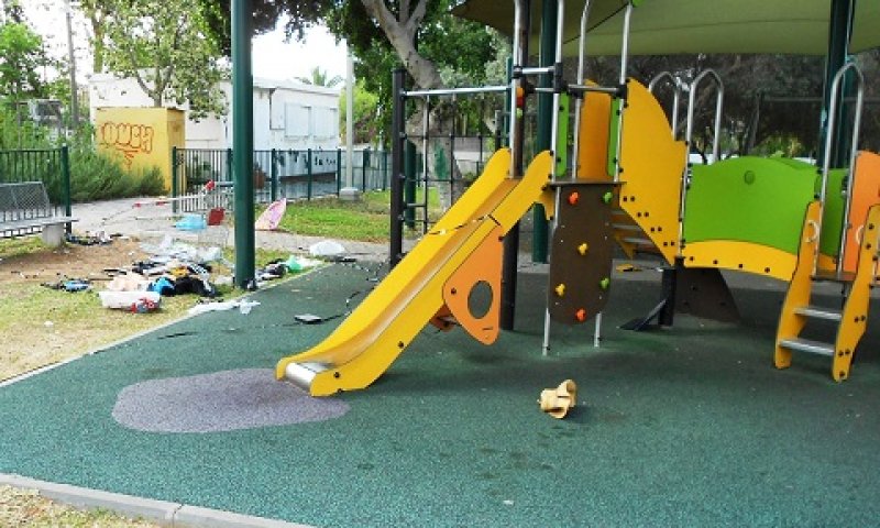 אשפה בגינה? הרוב מרוצים מהניקיון [צילום: יאיר דקל]