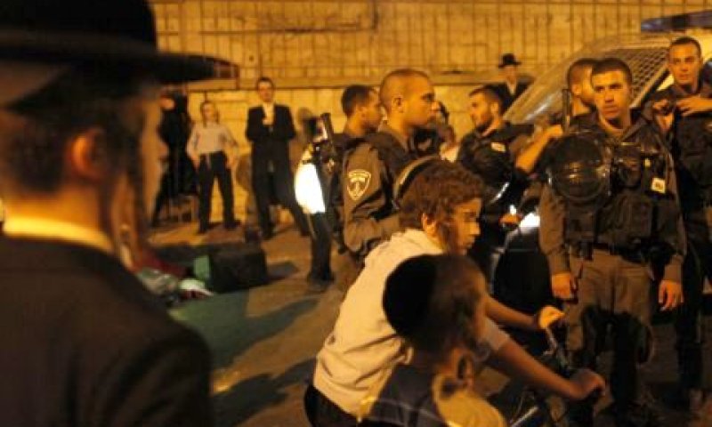כוחות משטרה במאה שערים [צילום: פלאש 90]