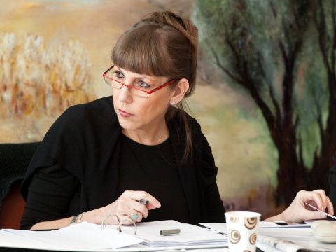 לבנת. טיפול קוסמטי [צילום: עומר מירון]