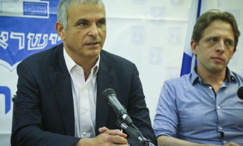 פולקמן וכחלון בהודעה לציבור [צילום: פלאש 90]