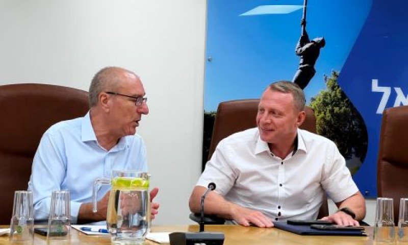 רוזבוזוב עם אלי לנקרי [צילום: דוברות עיריית אילת]