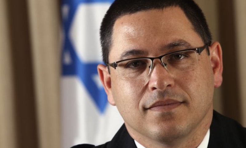 דורון. "גובלת בהגנת בדים"