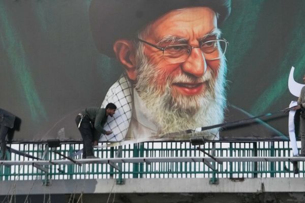 חמינאי. סירב לעצור פרויקט הגרעין [צילום: ואחיד סלמי/AP]