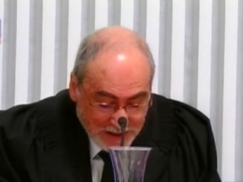אשר גרוניס. פורשת במלוא כוחה [צילום: מן הטלוויזיה]