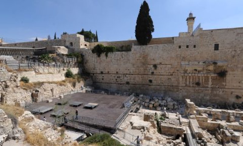 מתחם עזרת ישראל הנושק לכותל