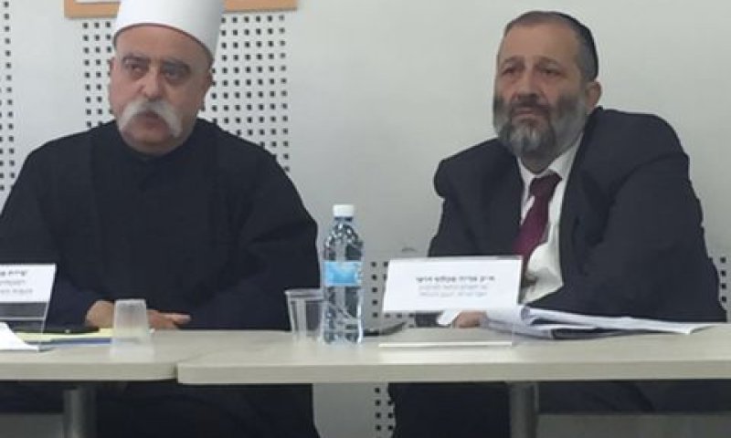 אריה דרעי, השייח מואפק טריף [צילום: משרד הפנים]