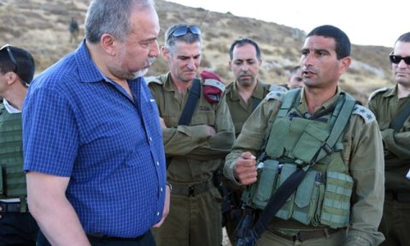 ךיבאמן בסיור שטח [צילום: דנה דרגא]