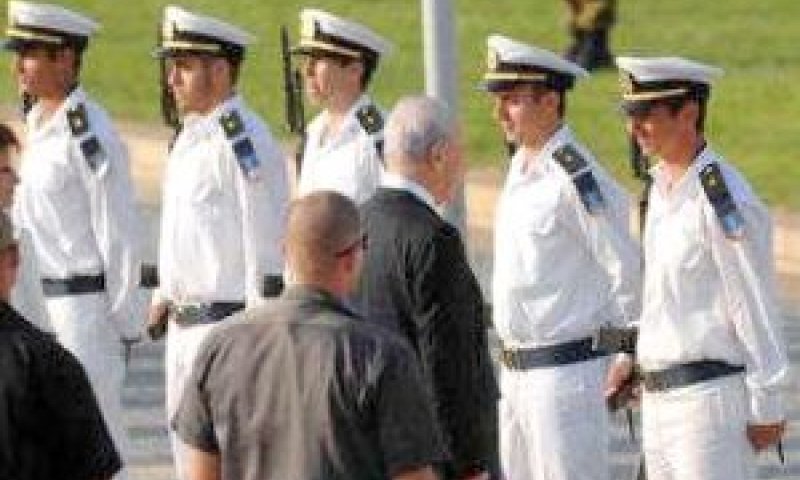 הנשיא שמעון פרס בביקור בחיל הים בשנה שעברה [לע"מ]