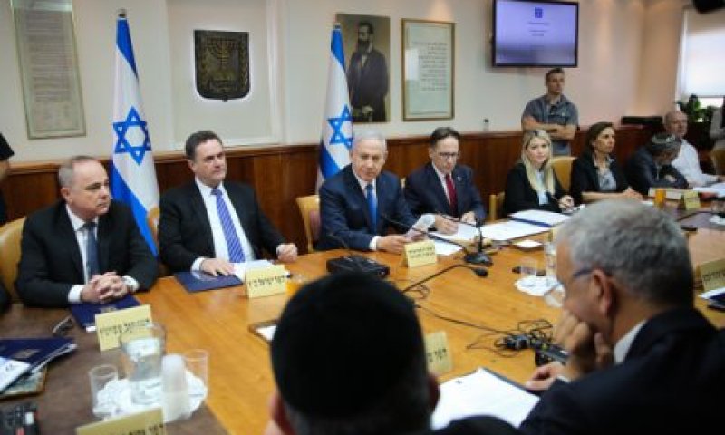 בדרך לממשלה ה-35 [צילום: אלכס קולומיסקי, פלאש 90]