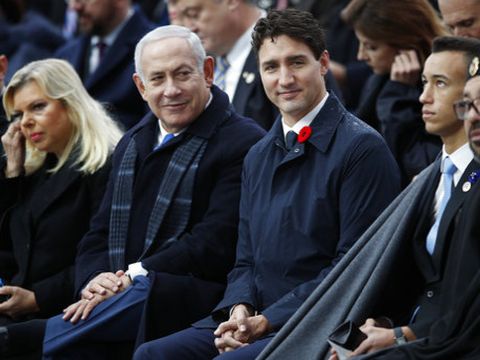 רה"מ נתניהו לצד ראש ממשלת קנדה, ג'סטין טרודו [צילום: פרנסואה מורי/AP]
