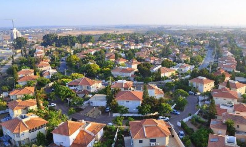 צילמו את ביתו של מדען גרעין בעיר יבנה