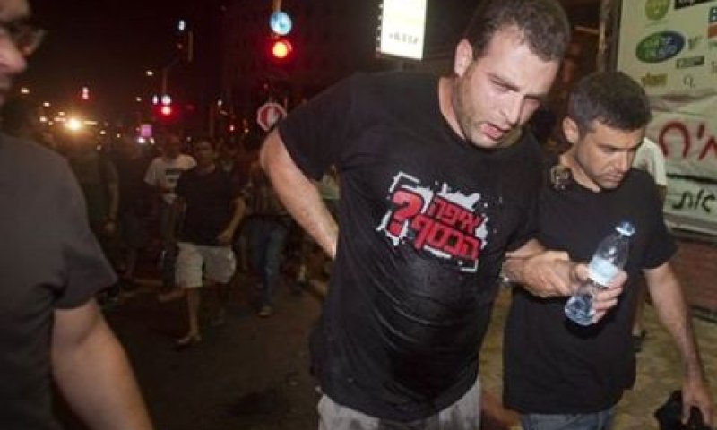 פעיעלים של לפיד בת"א [צילום: AP]