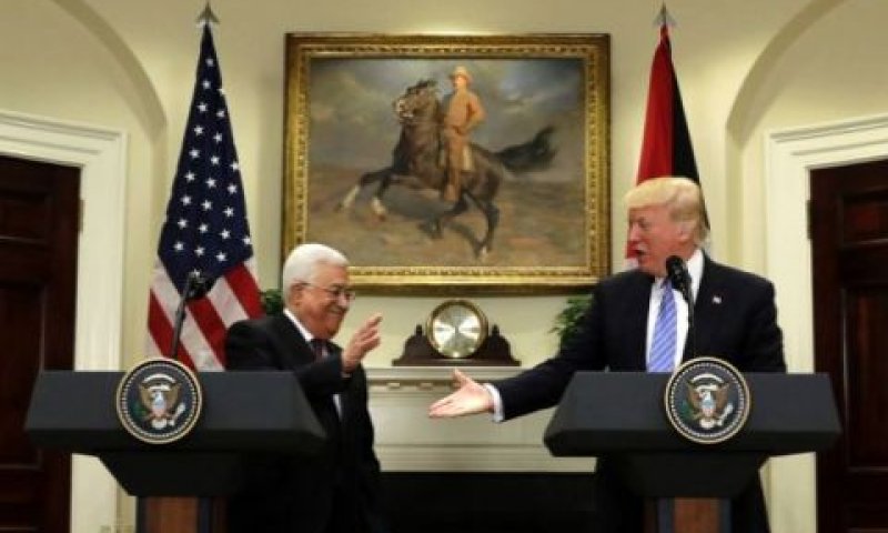 דונלד טראמפ, מחמוד עבאס [צילום: איוואן ווצ'י/AP]